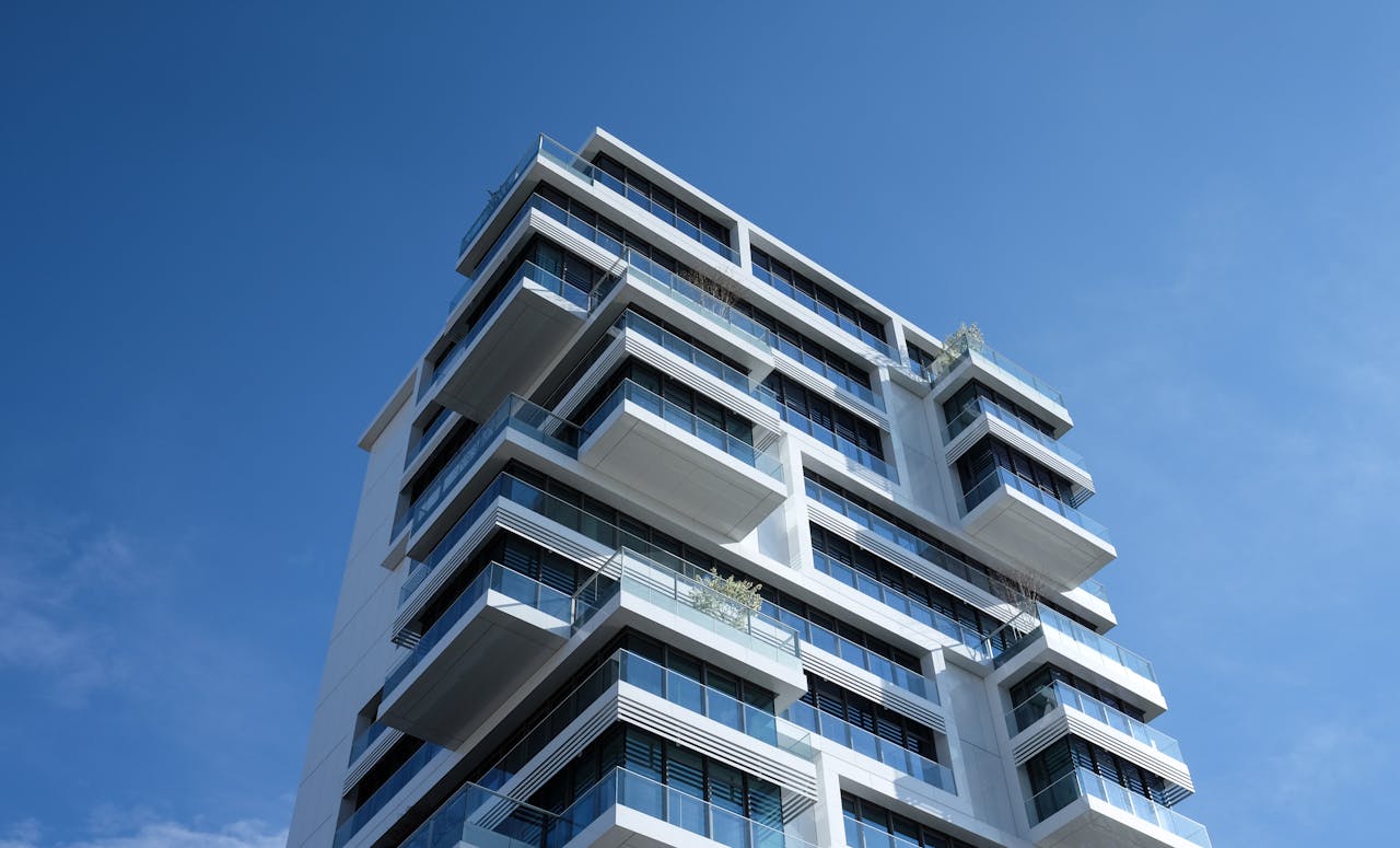 Las Nuevas Vías de Financiación para Promotores Inmobiliarios en 2025: Alternativas, Ventajas y Casos Prácticos